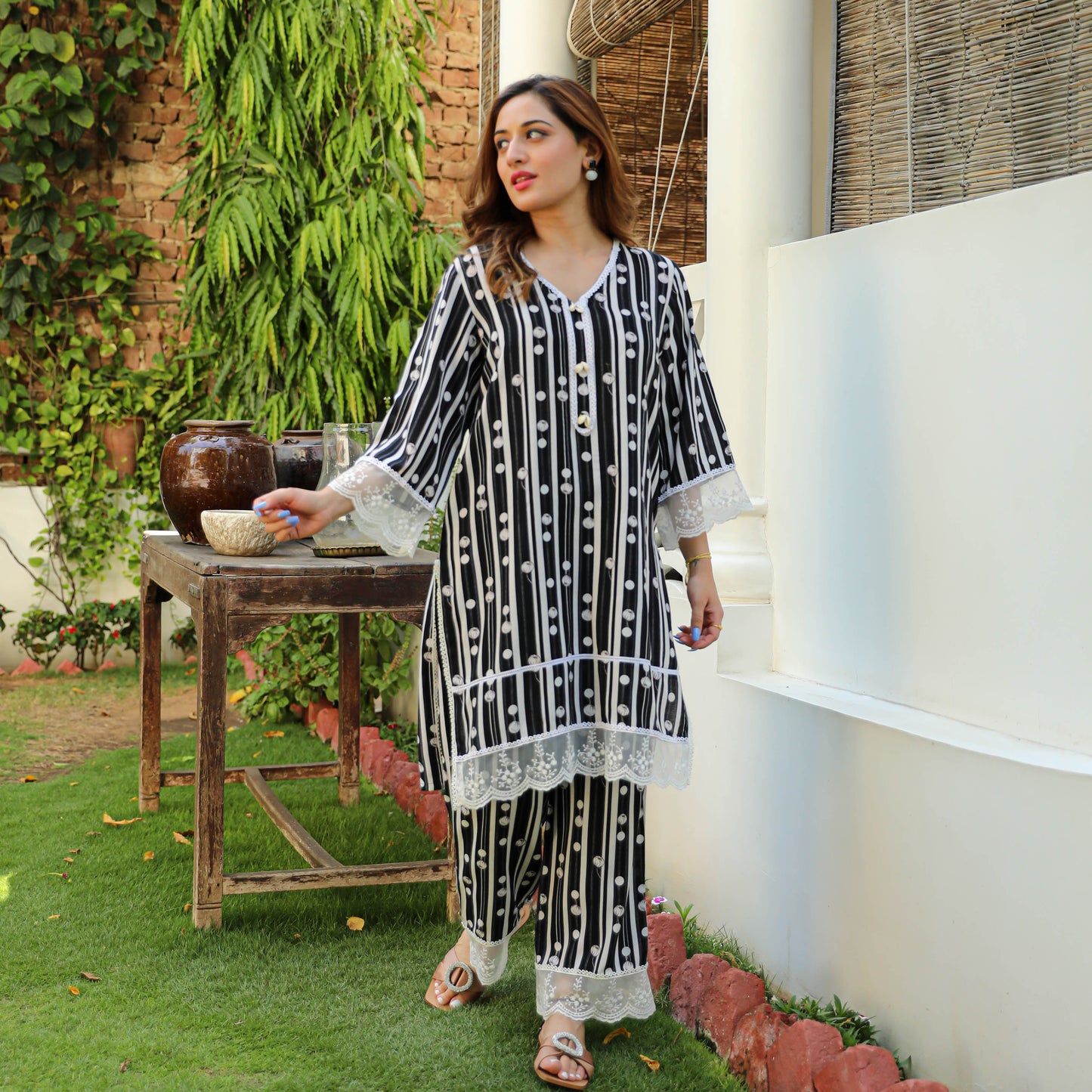 Bunaai Black Tulip Stripe Kurta Set | Relove