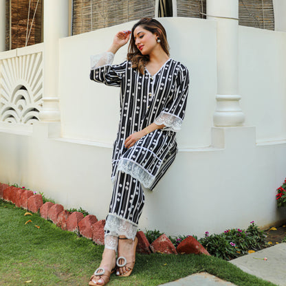 Black Tulip Stripe V Neck Kurta Set For Women Online