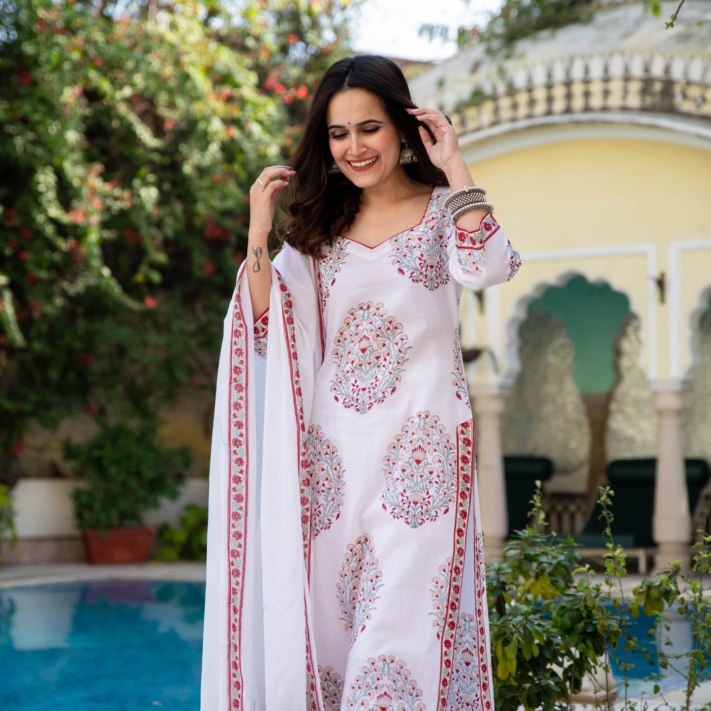 Aashni White Ethnic Summer Cotton Suit Set For Women Online