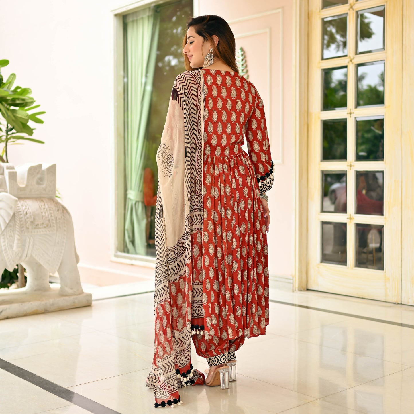 Bunaai Butti Print Natural Dye Suit Set | Relove