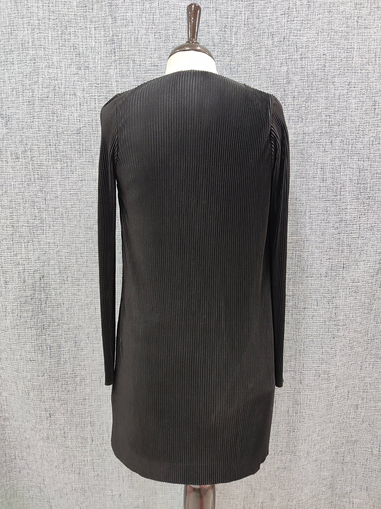 ZARA Ribbed Black V-neck Dress | Relove