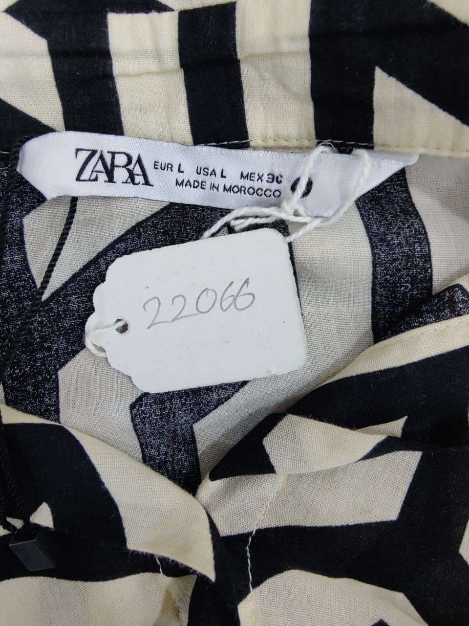 ZARA Off White And Black Geometric Pattern Placket Blouse | Relove