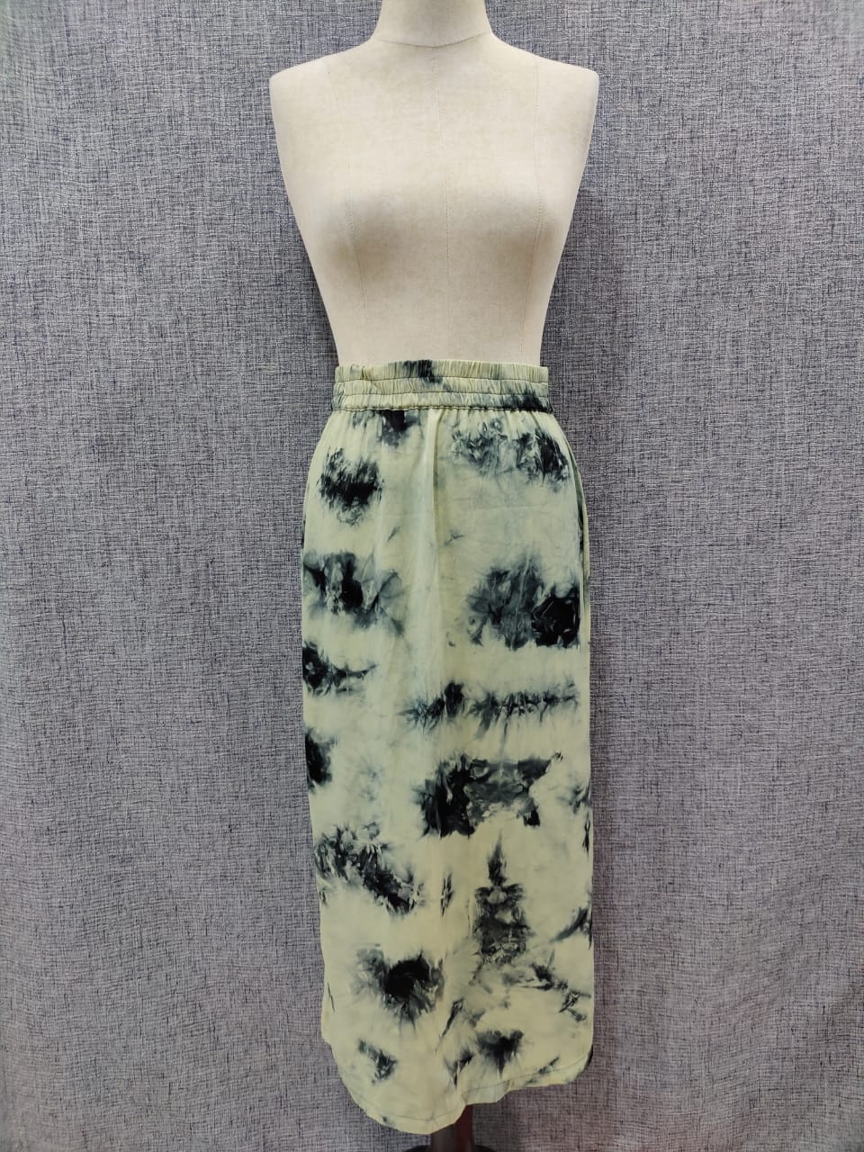 ZARA Green And Black Batik Tie Dye Midi Skirt | Relove