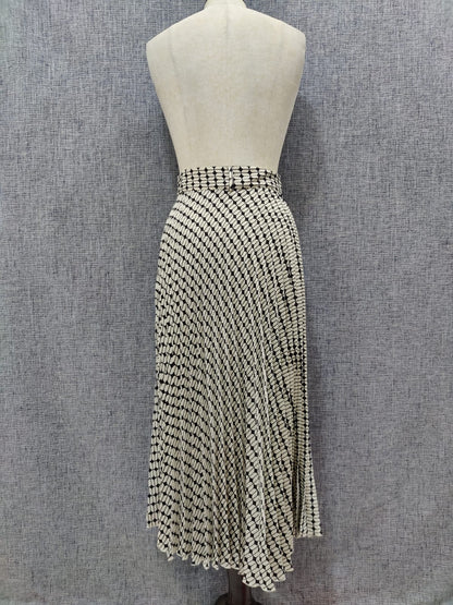 ZARA White & Black Geometric Printed Pleated Skirt | Relove