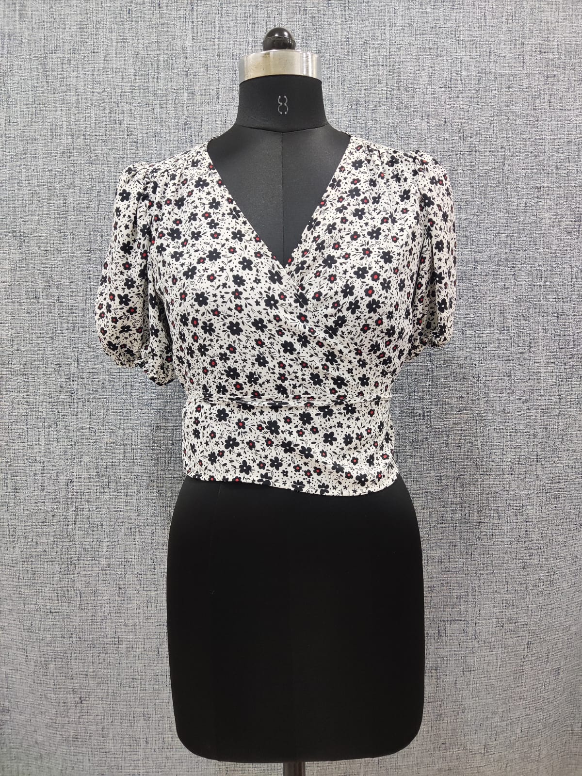 ZARA Black and White Floral Front Tie Crop Top | Relove