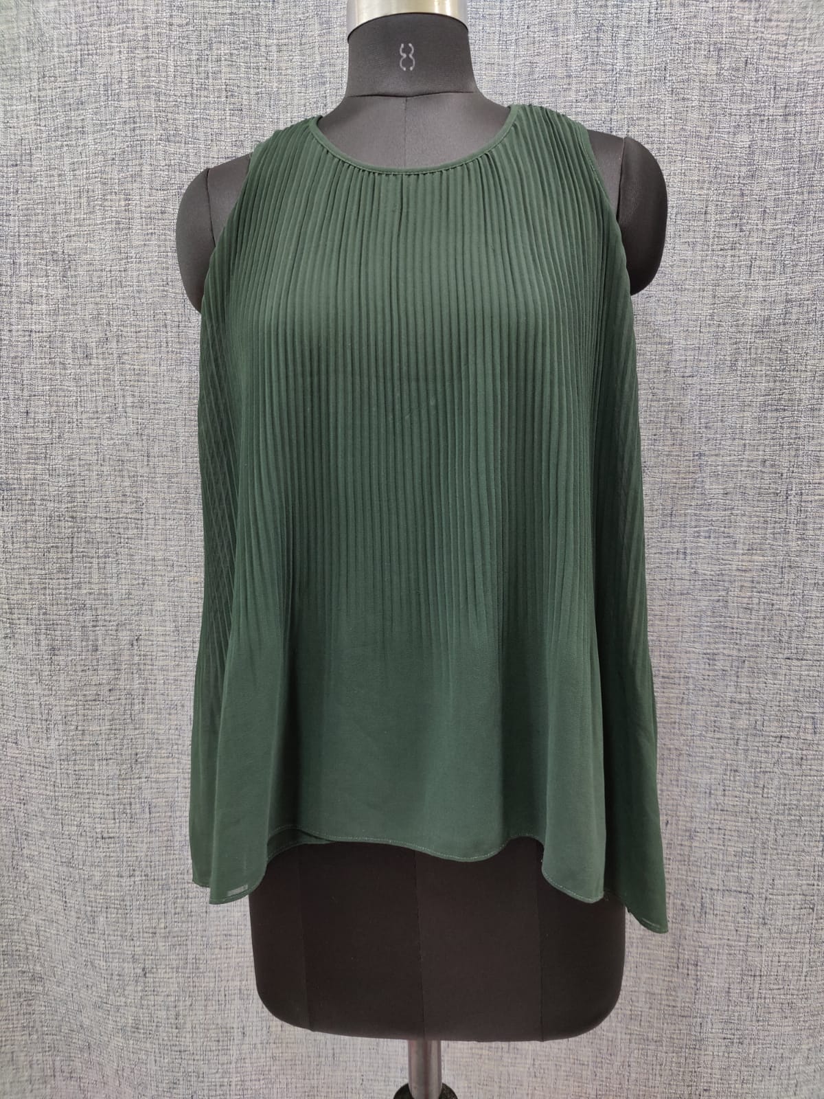 ZARA Forest Green Pleated Sleeveless Top | Relove